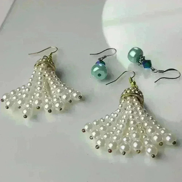 Vintage fuax pearl rhinestones earrings and blue beads earrings bundle - Picture 3 of 8